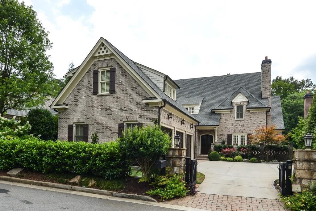 3944 Lower Roswell Road, Marietta, GA 30068 — most recent listing photo