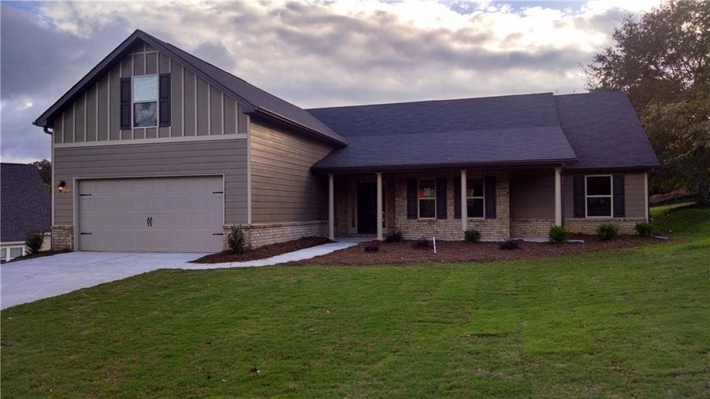 4 bedroom single family residence sold at 977 Lake Rockwell Way, Winder, GA 30680