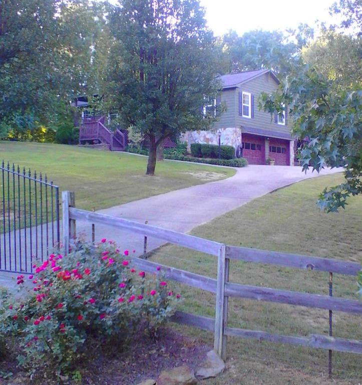 3 bedroom single family residence sold at 450 Creek Ridge Drive, Fairmount, GA 30139