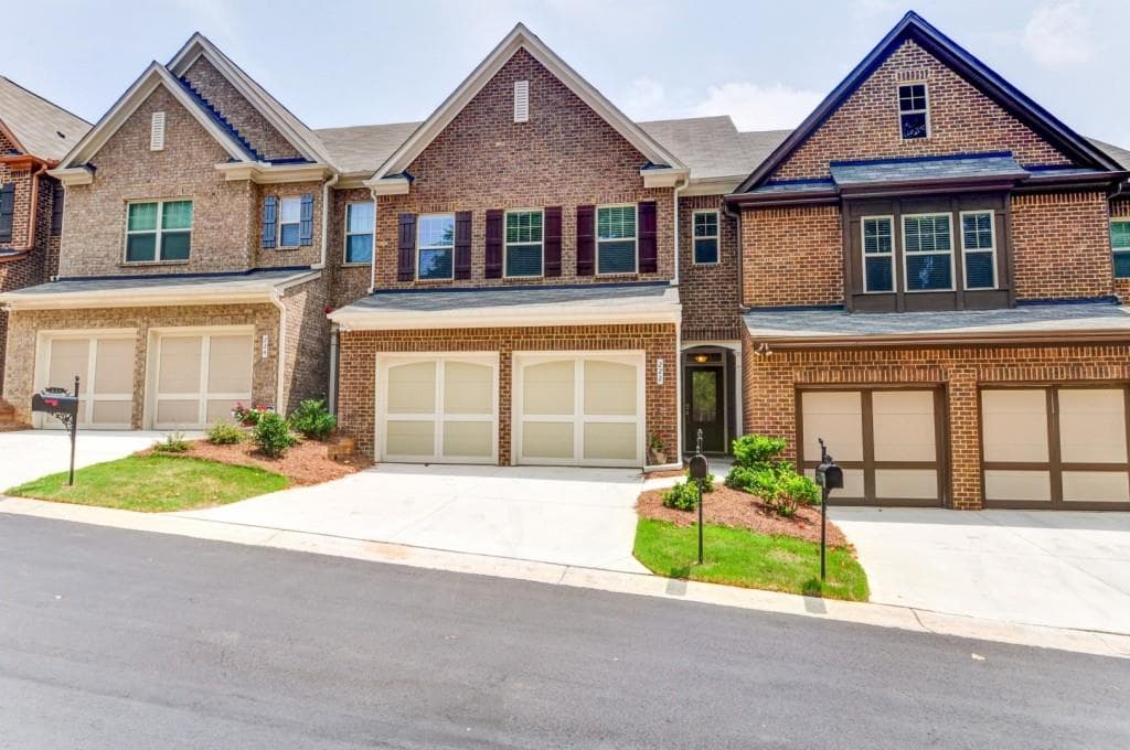 3 bedroom, 1,865 sq ft townhouse sold at 222 Ashley Lane 126, Smyrna, GA 30080