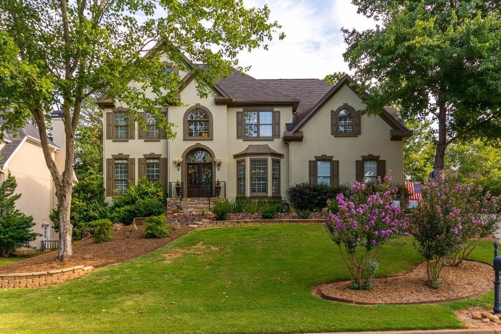 5 bedroom, 3,056 sq ft single family residence sold at 265 Wilde Green Drive, Roswell, GA 30075