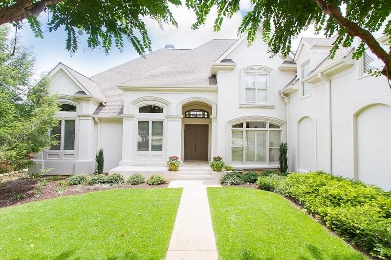 8945 Nesbit Lakes Drive, Alpharetta, GA 30022 — most recent listing photo