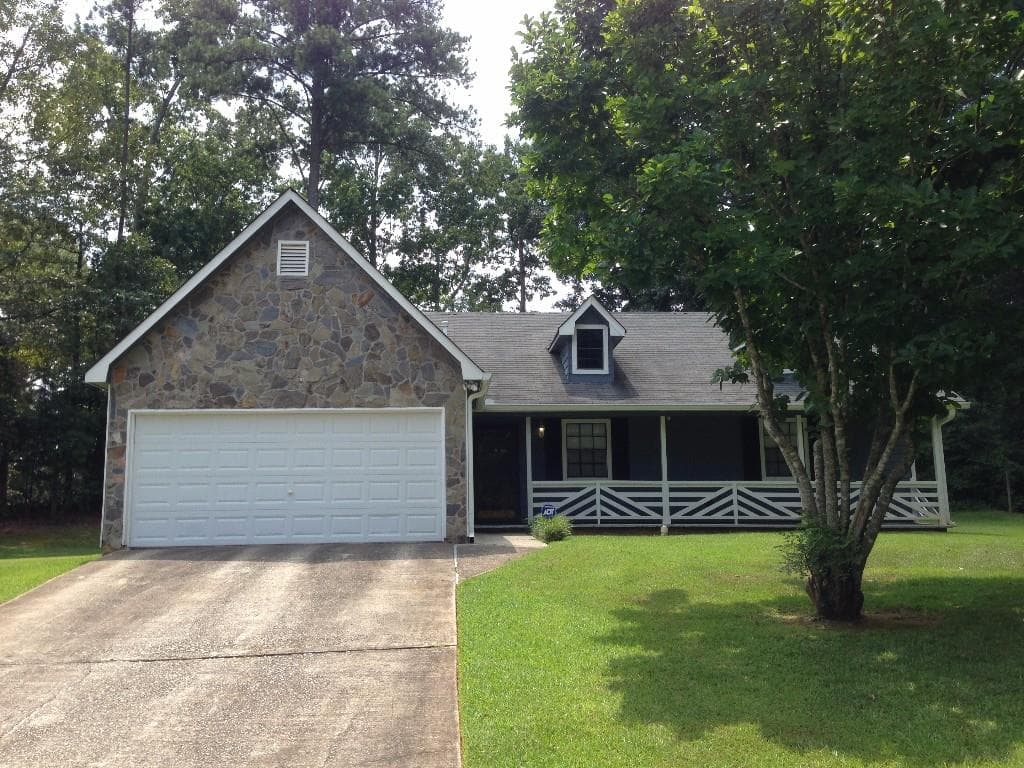 8102 Linda Court, Jonesboro, GA 30238 — most recent listing photo