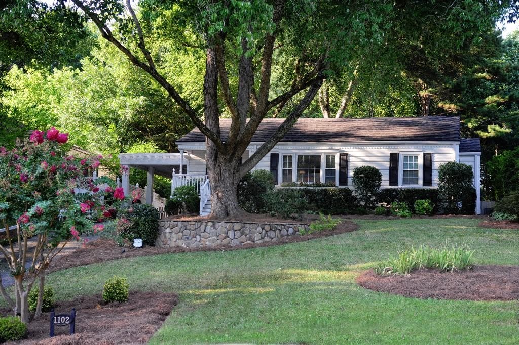 2 bedroom, 1,120 sq ft single family residence sold at 1102 Country Lane, Atlanta, GA 30324