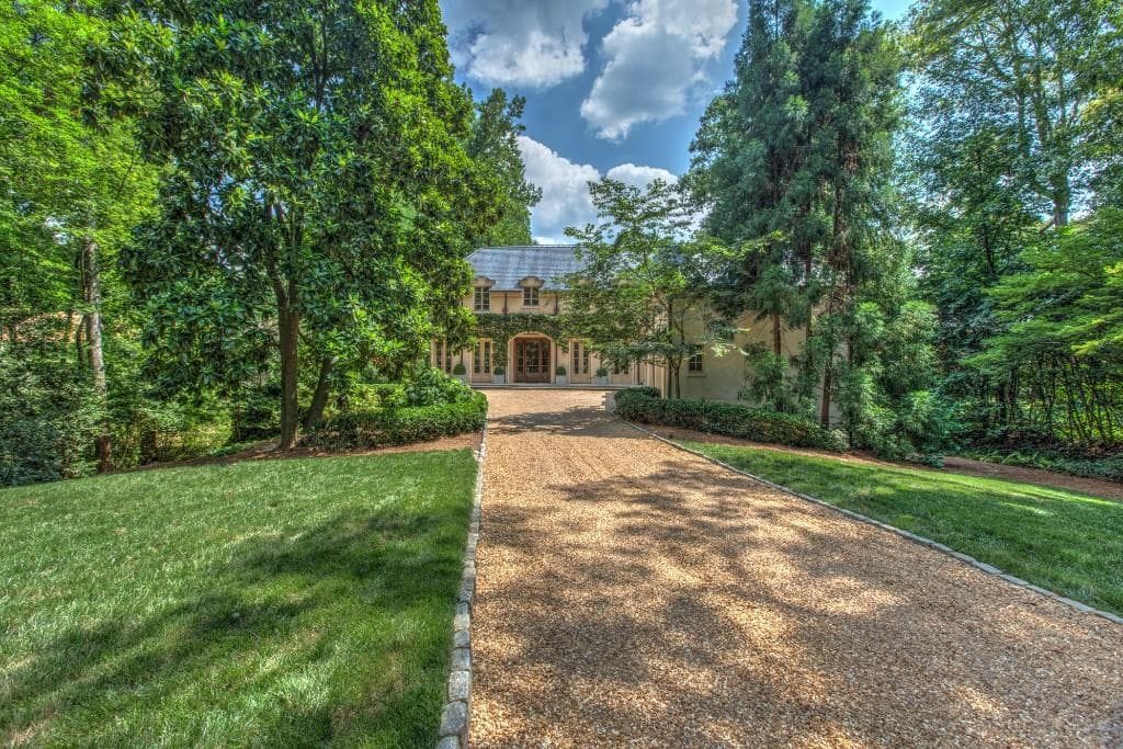 6 bedroom, 5,267 sq ft single family residence sold at 40 Blackland Road, Atlanta, GA 30342