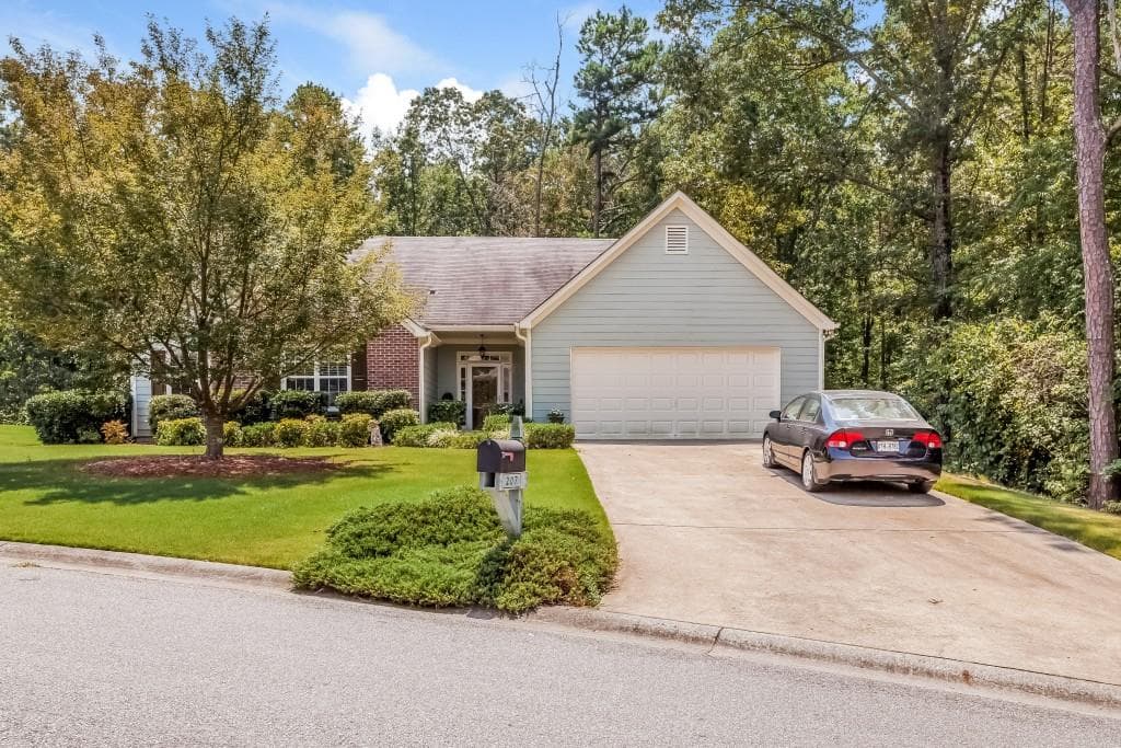 3 bedroom, 2,221 sq ft single family residence sold at 207 Oak Hollow Court, White, GA 30184