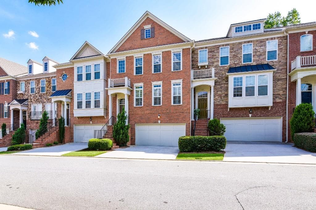 3 bedroom, 2,724 sq ft townhouse sold at 2203 Cumberland Parkway 403, Atlanta, GA 30339