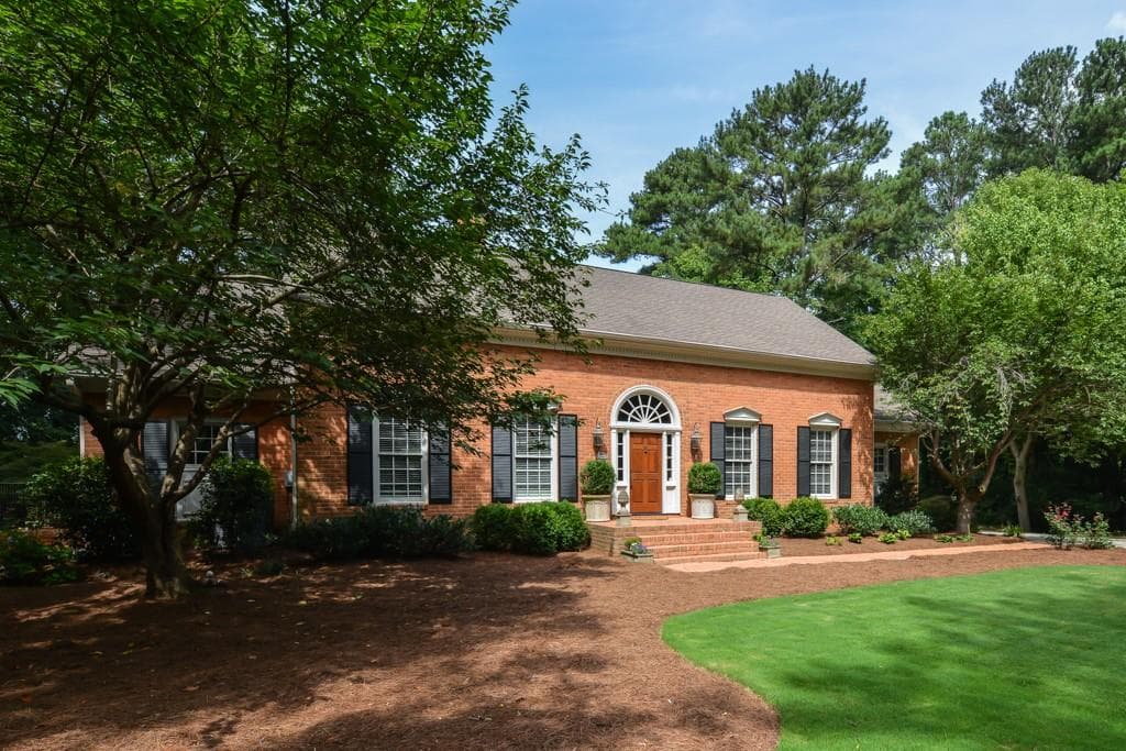 4 bedroom, 4,575 sq ft single family residence sold at 4340 Farmington Place, Atlanta, GA 30339