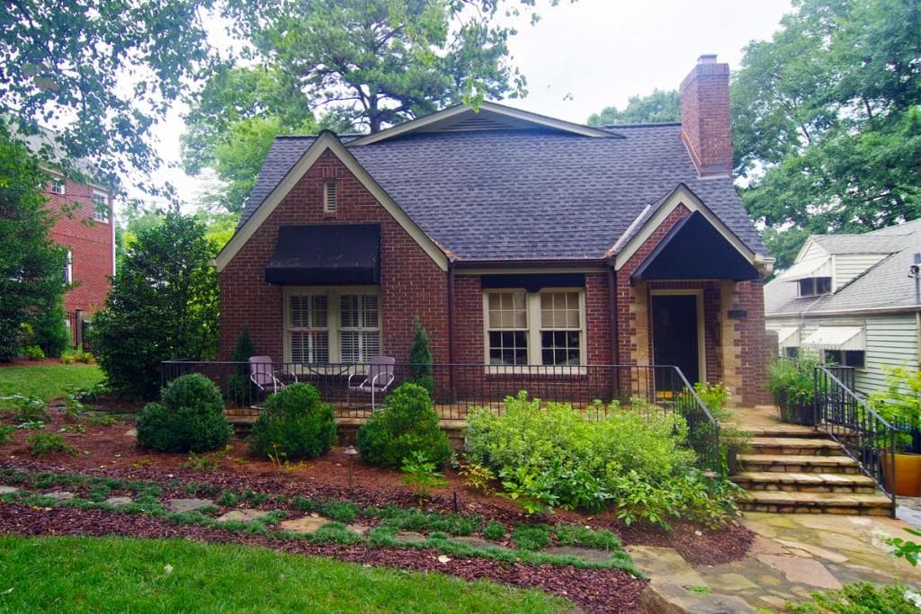 3 bedroom, 2,601 sq ft single family residence sold at 808 Drewry Street, Atlanta, GA 30306