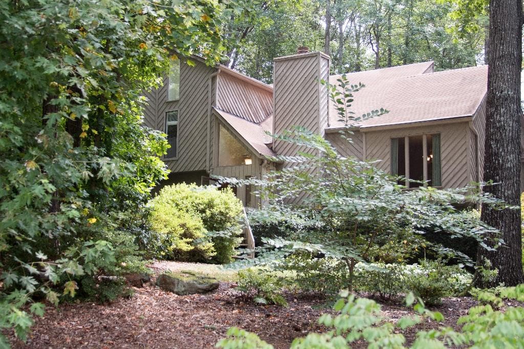 3 bedroom, 2,296 sq ft single family residence sold at 3144 Holly Mill Run, Marietta, GA 30062
