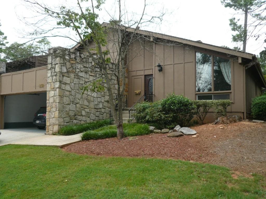 230 Southwind Circle, Roswell, GA 30076 — most recent listing photo