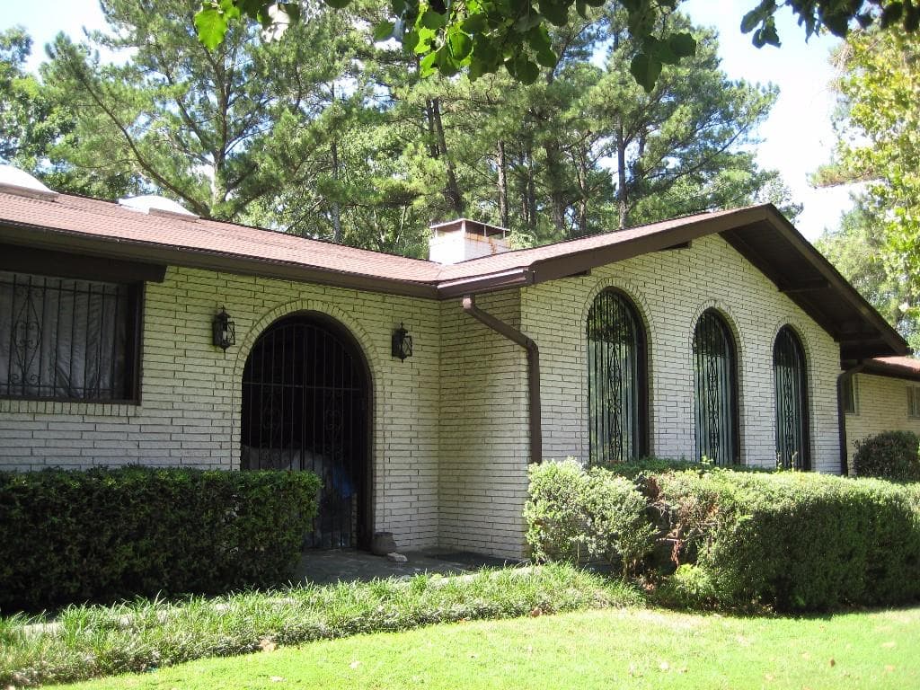 5 bedroom, 3,401 sq ft single family residence sold at 2548 Lauderdale Drive, Atlanta, GA 30345