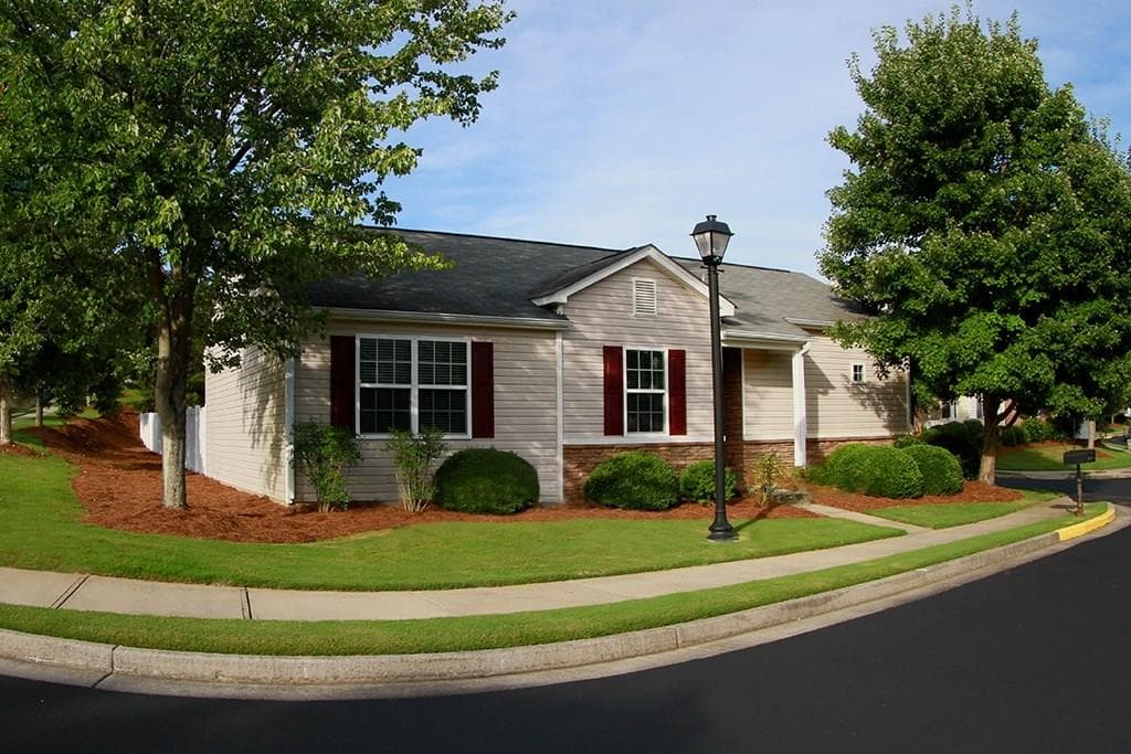 2 bedroom, 1,118 sq ft single family residence sold at 326 Hiawassee Drive, Woodstock, GA 30188
