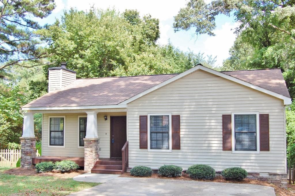 3 bedroom single family residence sold at 3747 King Springs Road, Smyrna, GA 30080