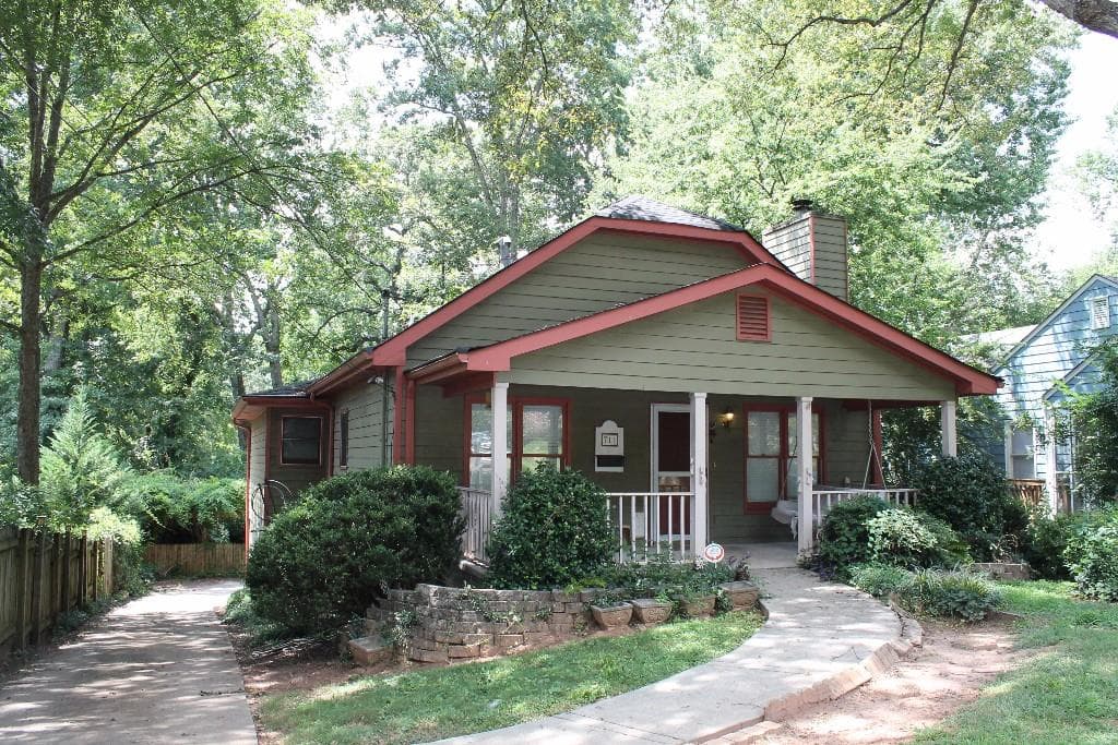 3 bedroom, 1,970 sq ft single family residence sold at 711 Stokeswood Avenue, Atlanta, GA 30316