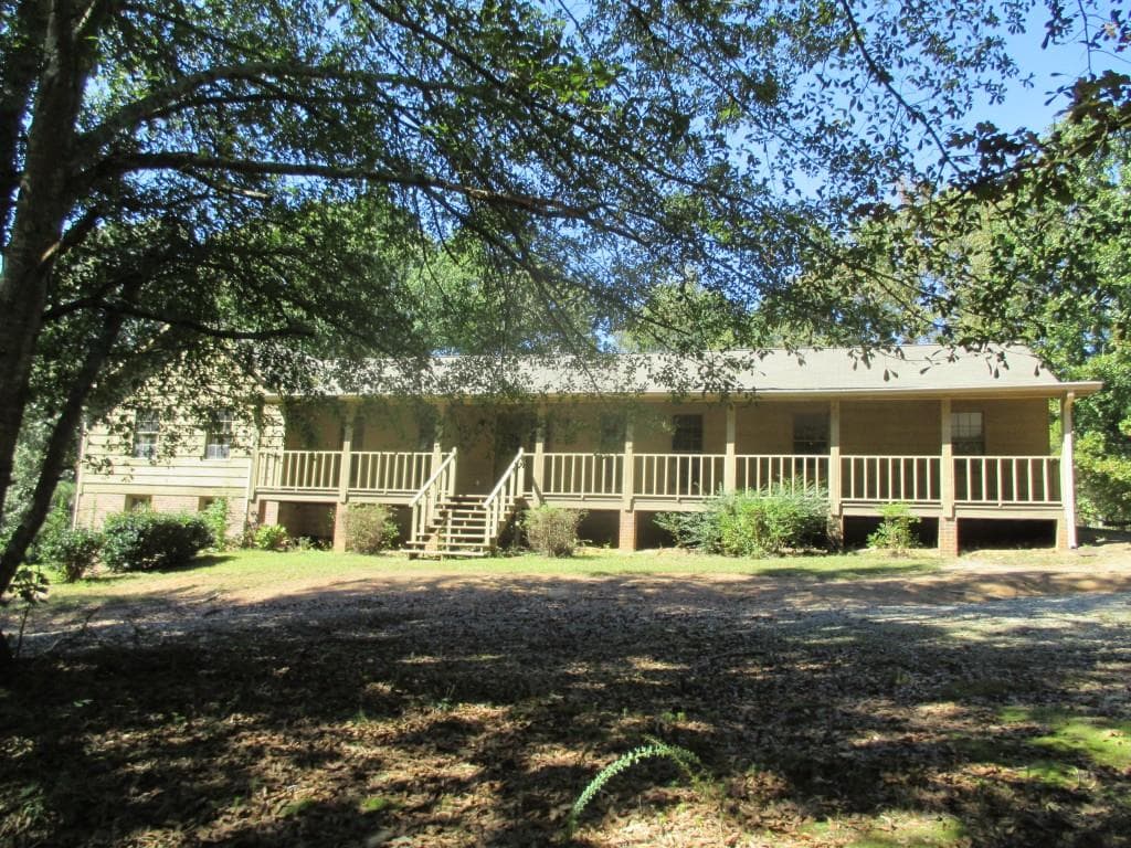 3 bedroom, 2,722 sq ft single family residence sold at 3090 Eastland Way, Snellville, GA 30078