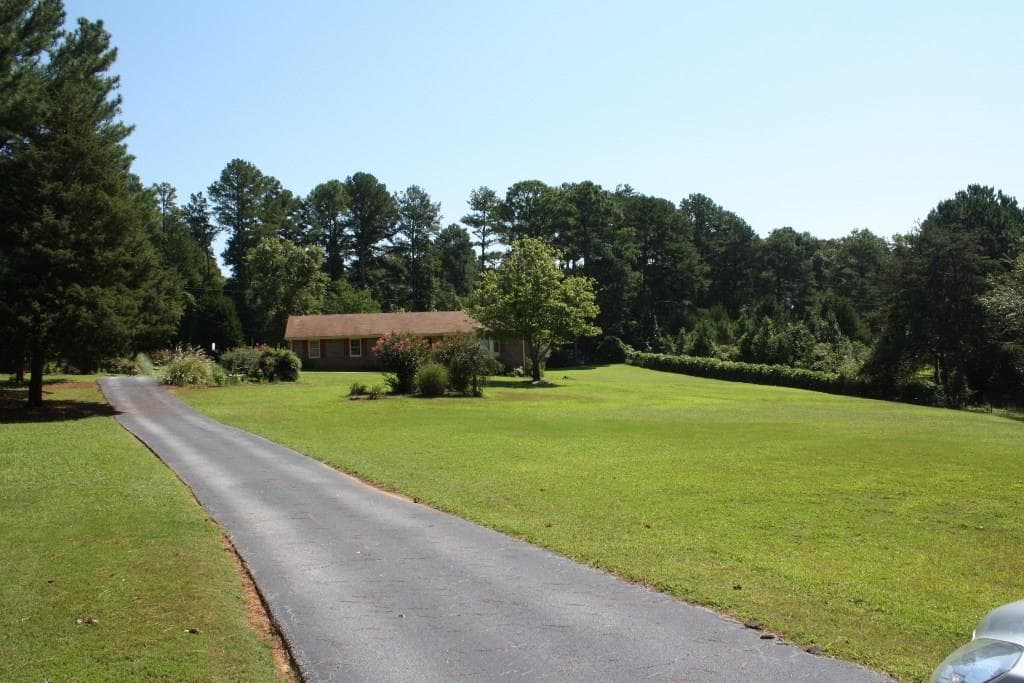 3907 Laurens Lane, Snellville, GA 30039 — most recent listing photo