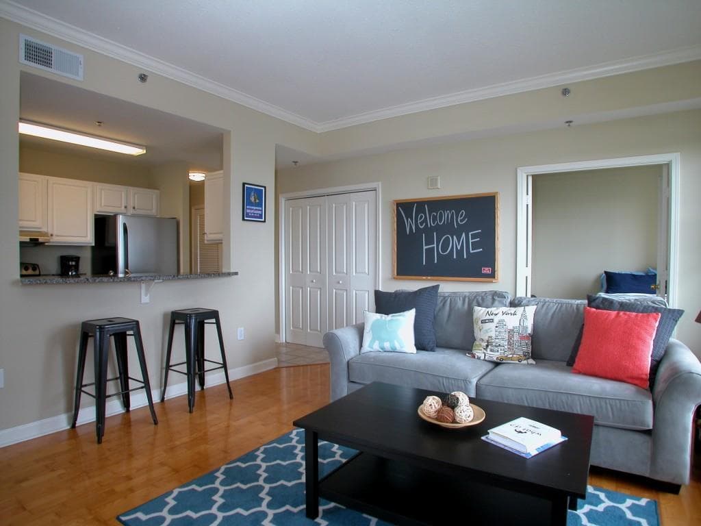 2 bedroom, 1,008 sq ft condominium sold at 1101 Juniper Street 901, Atlanta, GA 30309