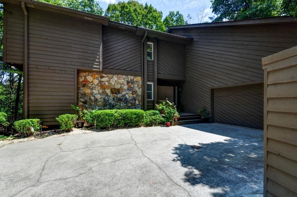 545 Matterhorn Way, Johns Creek, GA 30022 — most recent listing photo
