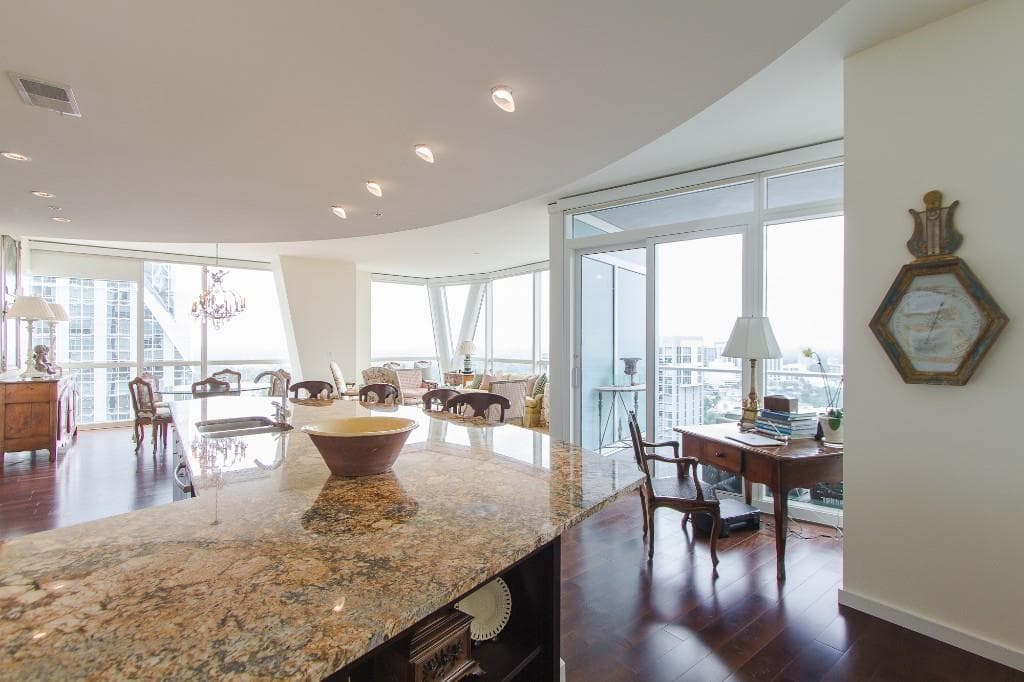 3 bedroom, 2,748 sq ft condominium sold at 3325 Piedmont Road 2305, Atlanta, GA 30305