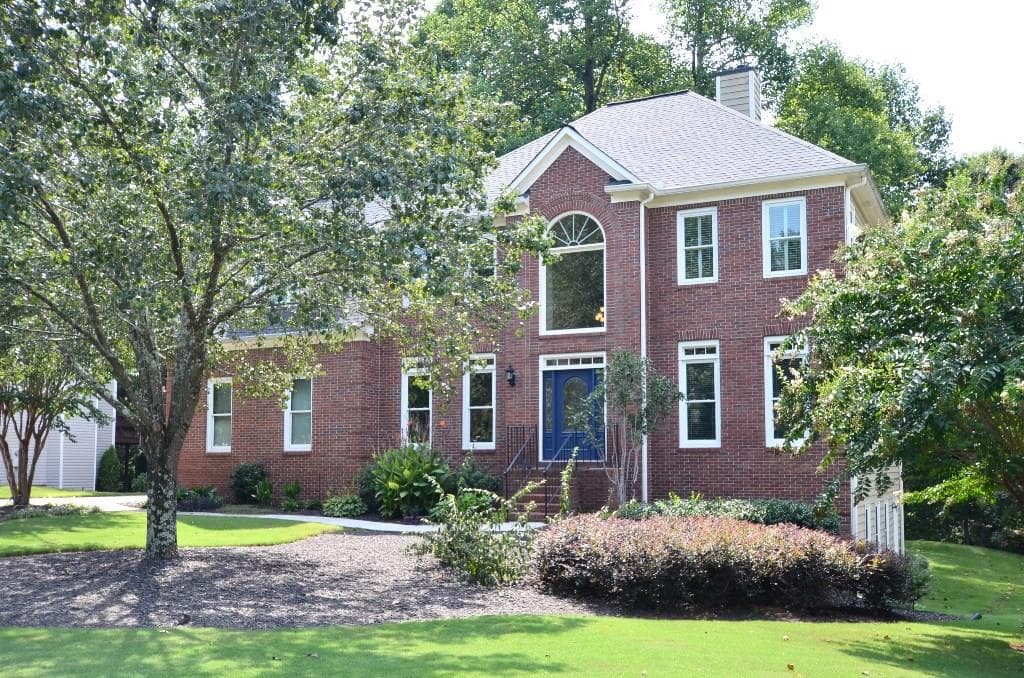 4 bedroom single family residence sold at 855 Devenish Lane, Roswell, GA 30075