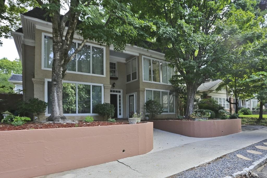 1 bedroom, 930 sq ft condominium sold at 1120 Rosedale Drive 3, Atlanta, GA 30306