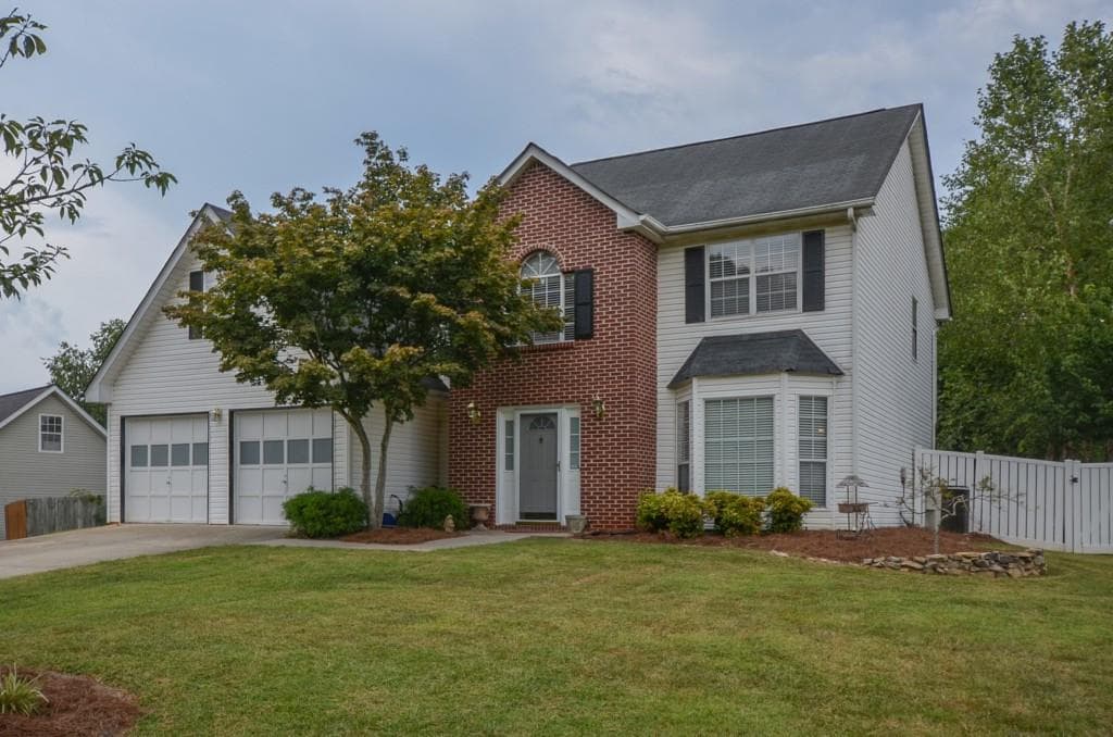 2747 Lake Vista Drive, Buford, GA 30519 — most recent listing photo