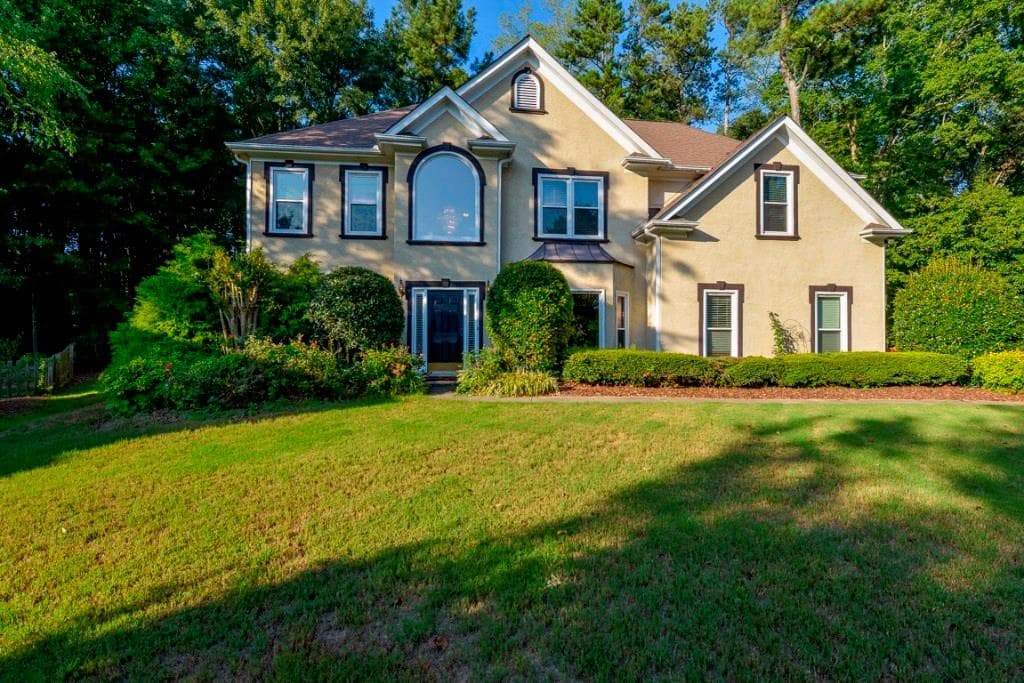 5 bedroom, 3,064 sq ft single family residence sold at 3060 Salisbury Drive, Alpharetta, GA 30004