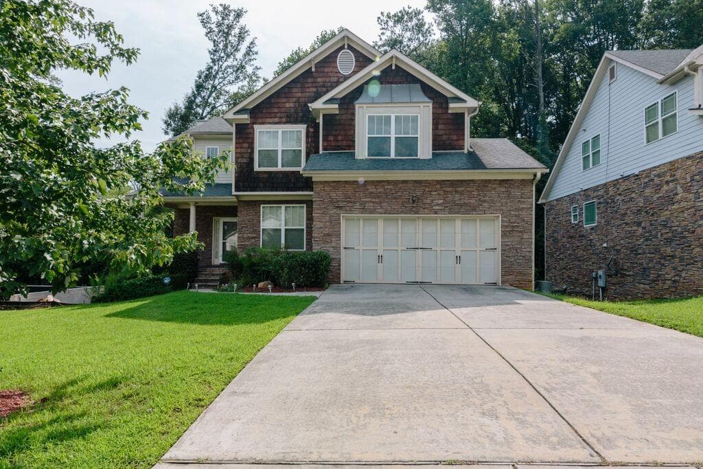 5 bedroom, 2,290 sq ft single family residence sold at 3475 Village Park Lane, Atlanta, GA 30331