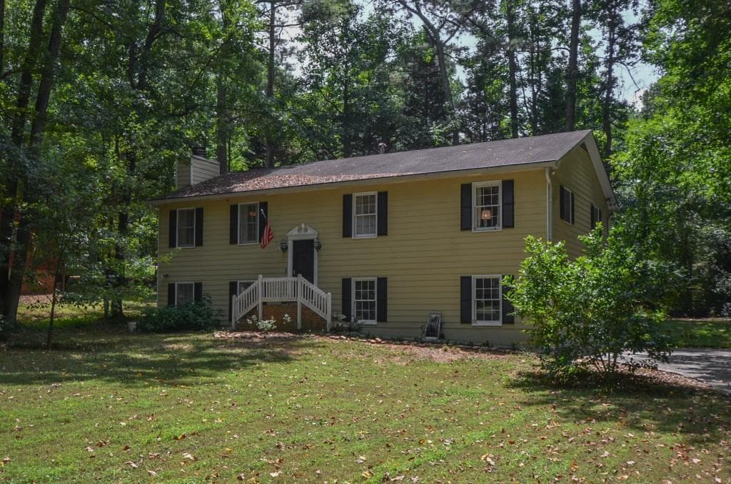 3 bedroom, 1,344 sq ft single family residence sold at 2612 Earl Drive, Marietta, GA 30062