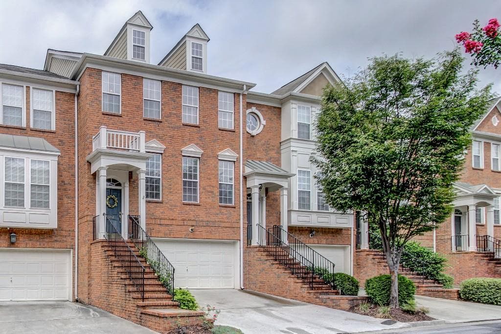4 bedroom, 2,208 sq ft townhouse sold at 5058 Foxfield Lane 12, Atlanta, GA 30339