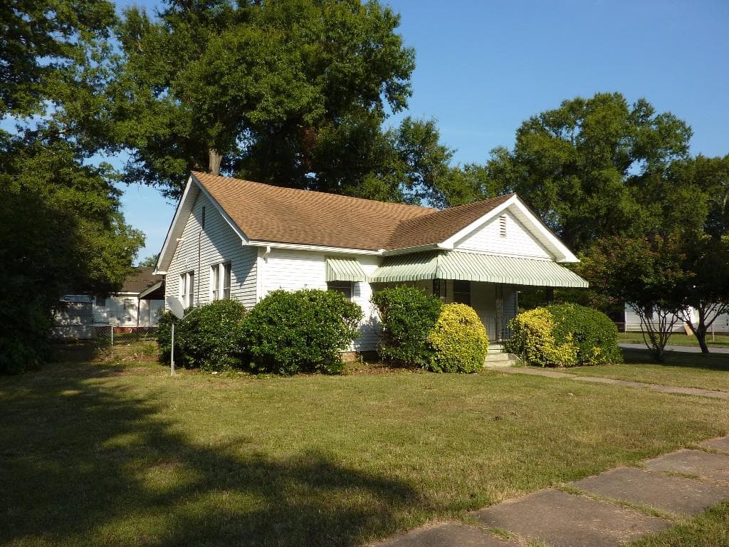 2 bedroom, 1,136 sq ft single family residence sold at 2005 1st Avenue, Rockmart, GA 30153
