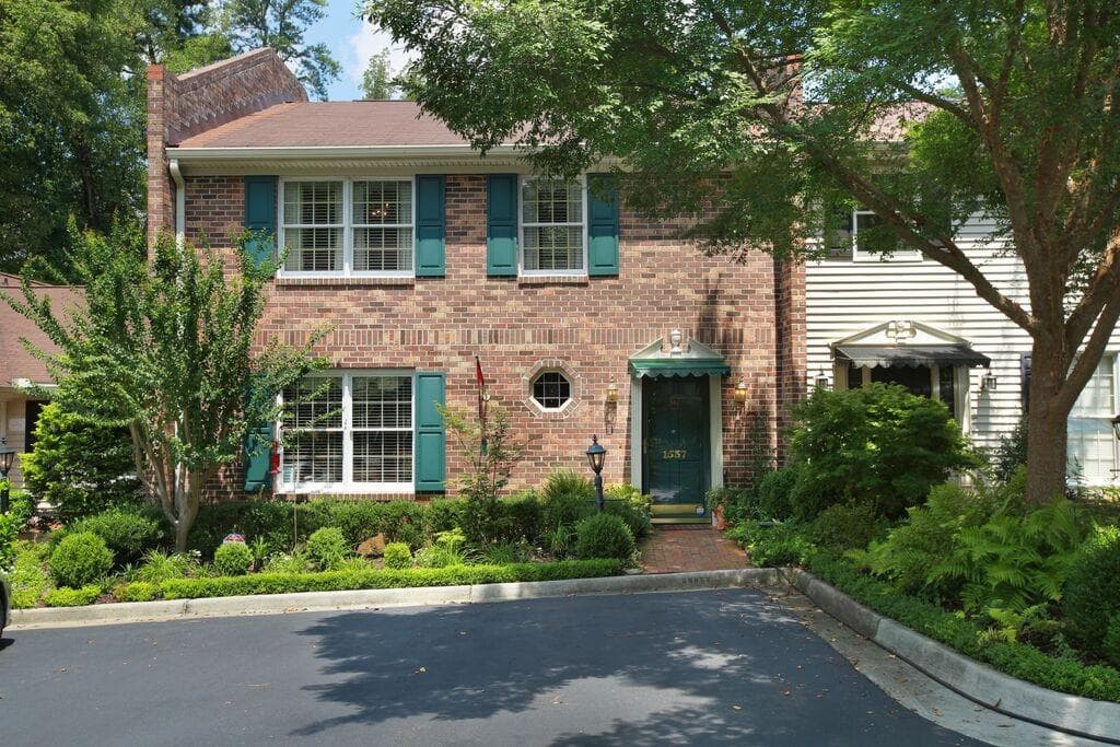 1537 September Chase 1537, Decatur, GA 30033 — most recent listing photo
