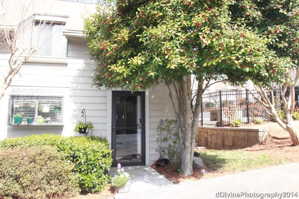 3 bedroom, 1,936 sq ft townhouse sold at 3701 Stonewall Circle, Atlanta, GA 30339