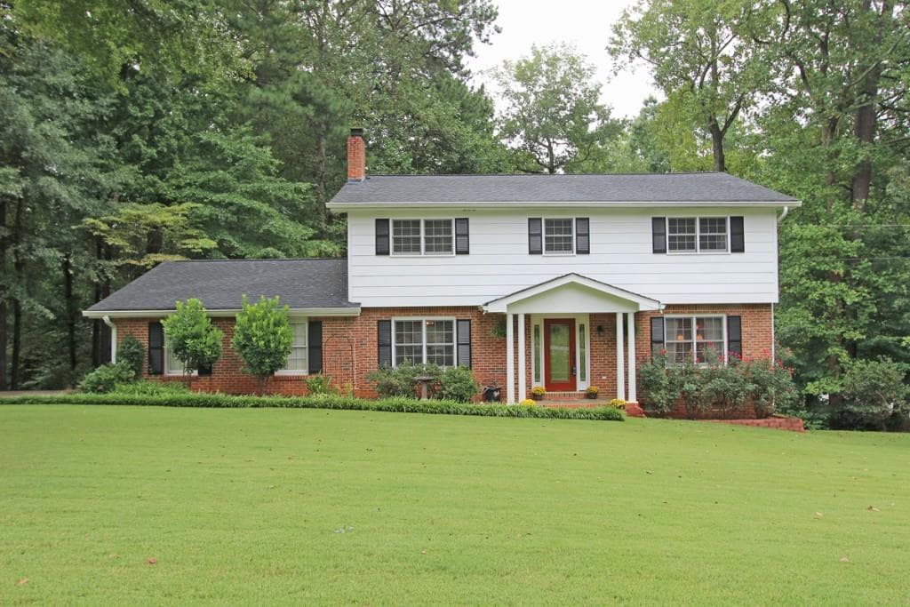 4 bedroom, 2,624 sq ft single family residence sold at 2933 Thornbriar Road, Atlanta, GA 30340
