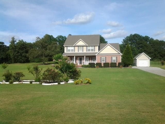 4 bedroom, 2,730 sq ft single family residence sold at 2413 MANOR Way, Loganville, GA 30052
