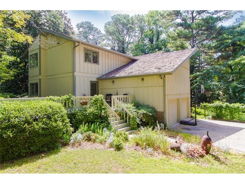5 bedroom, 3,334 sq ft single family residence sold at 3246 Cochise Drive, Atlanta, GA 30339