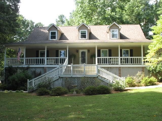 3 bedroom single family residence sold at 1050 Haddonfield Drive, Powder Springs, GA 30127