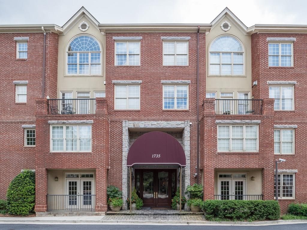 2 bedroom, 2,062 sq ft condominium sold at 1735 Peachtree Street 331, Atlanta, GA 30309