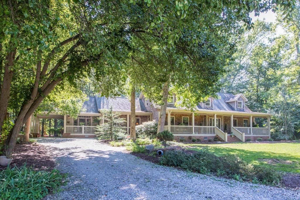 4 bedroom, 3,212 sq ft single family residence sold at 1575 Owens Store Road, Canton, GA 30115