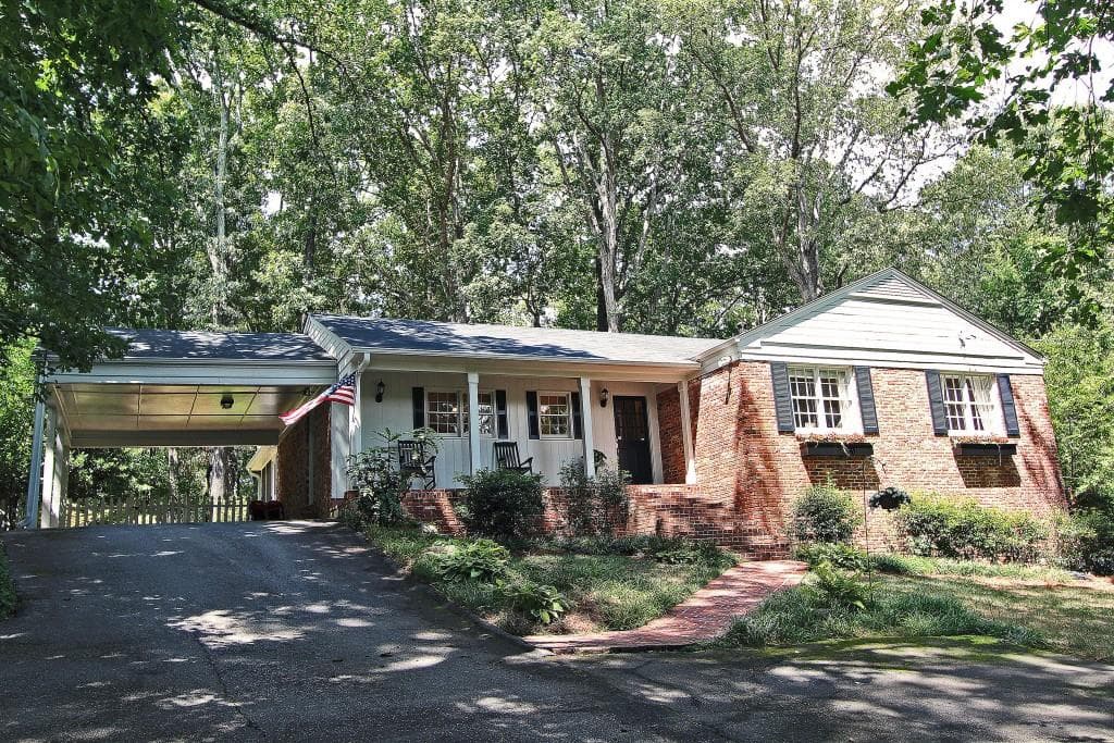 530 Forest Hills Drive, Sandy Springs, GA 30342 — most recent listing photo