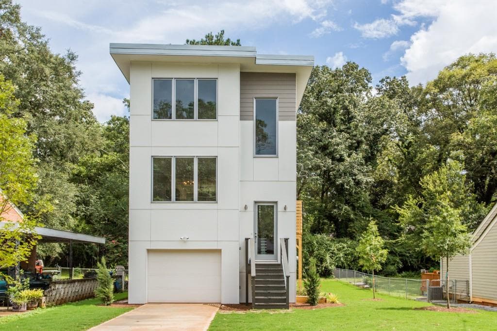 3 bedroom, 2,100 sq ft single family residence sold at 430 Hooper Street, Atlanta, GA 30317