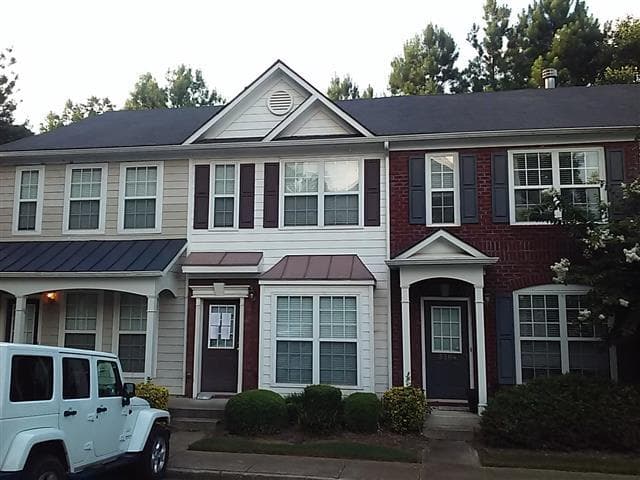 2 bedroom, 1,312 sq ft townhouse sold at 3302 Hidden Cove Circle, Peachtree Corners, GA 30092