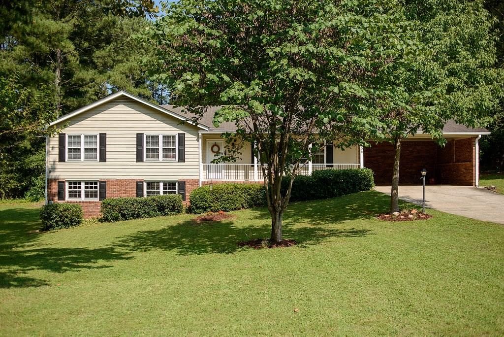 3 bedroom single family residence sold at 1606 Smithwood Drive, Marietta, GA 30062