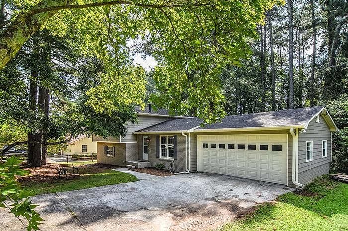 3 bedroom single family residence sold at 2022 South Oak Drive, Lawrenceville, GA 30044