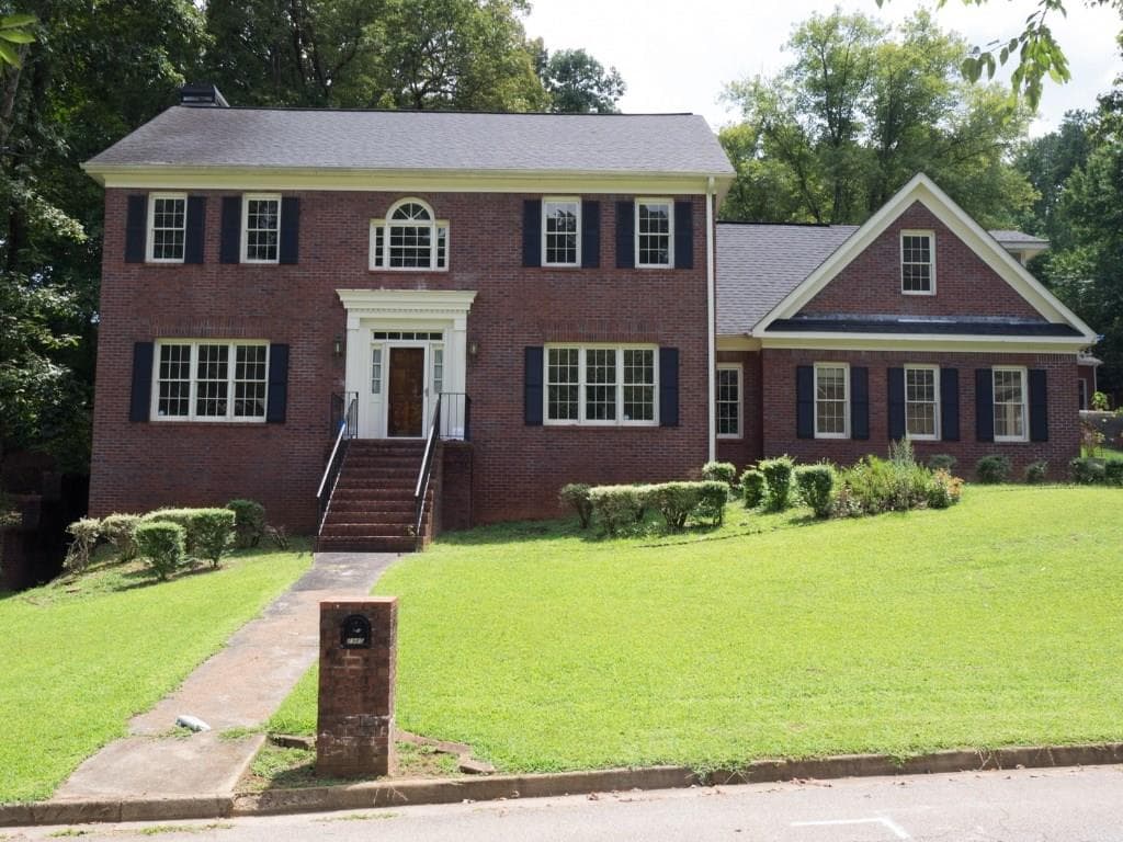 2985 Georgian Manor Drive, Alpharetta, GA 30022 — most recent listing photo