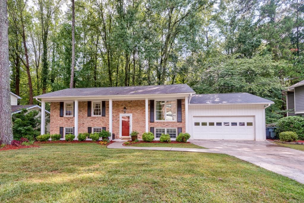 4 bedroom, 1,655 sq ft single family residence sold at 4098 Admiral Drive, Atlanta, GA 30341