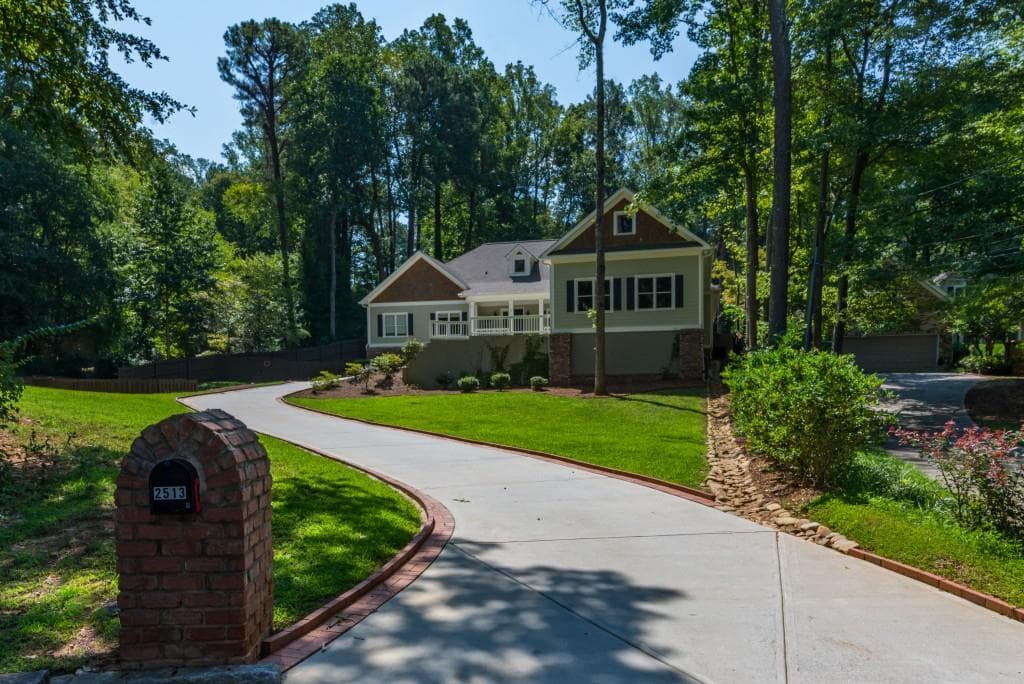 4 bedroom, 4,370 sq ft single family residence sold at 2513 Boxwood Court, Atlanta, GA 30345