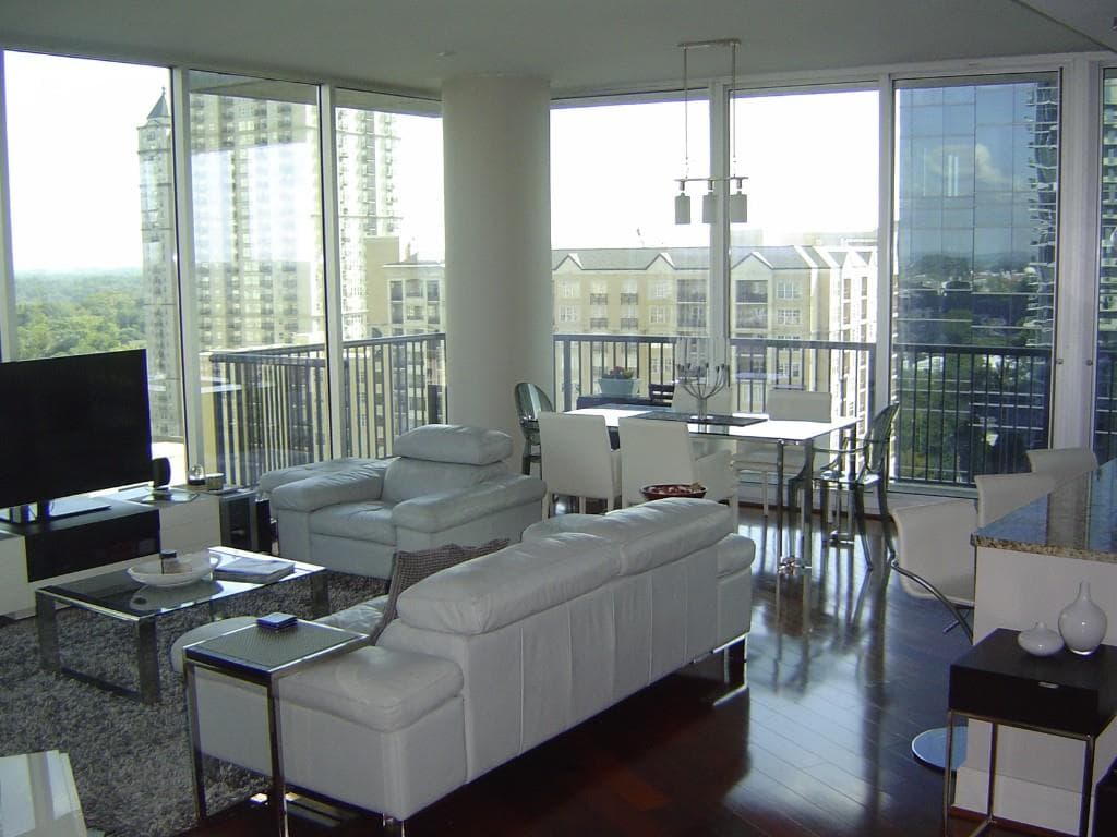 2 bedroom, 1,505 sq ft condominium sold at 1080 Peachtree Street 1403, Atlanta, GA 30309