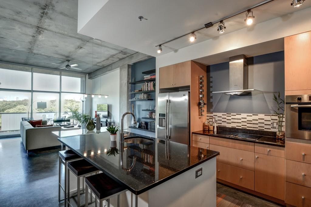 1 bedroom, 879 sq ft condominium sold at 130 Arizona Avenue 409, Atlanta, GA 30307